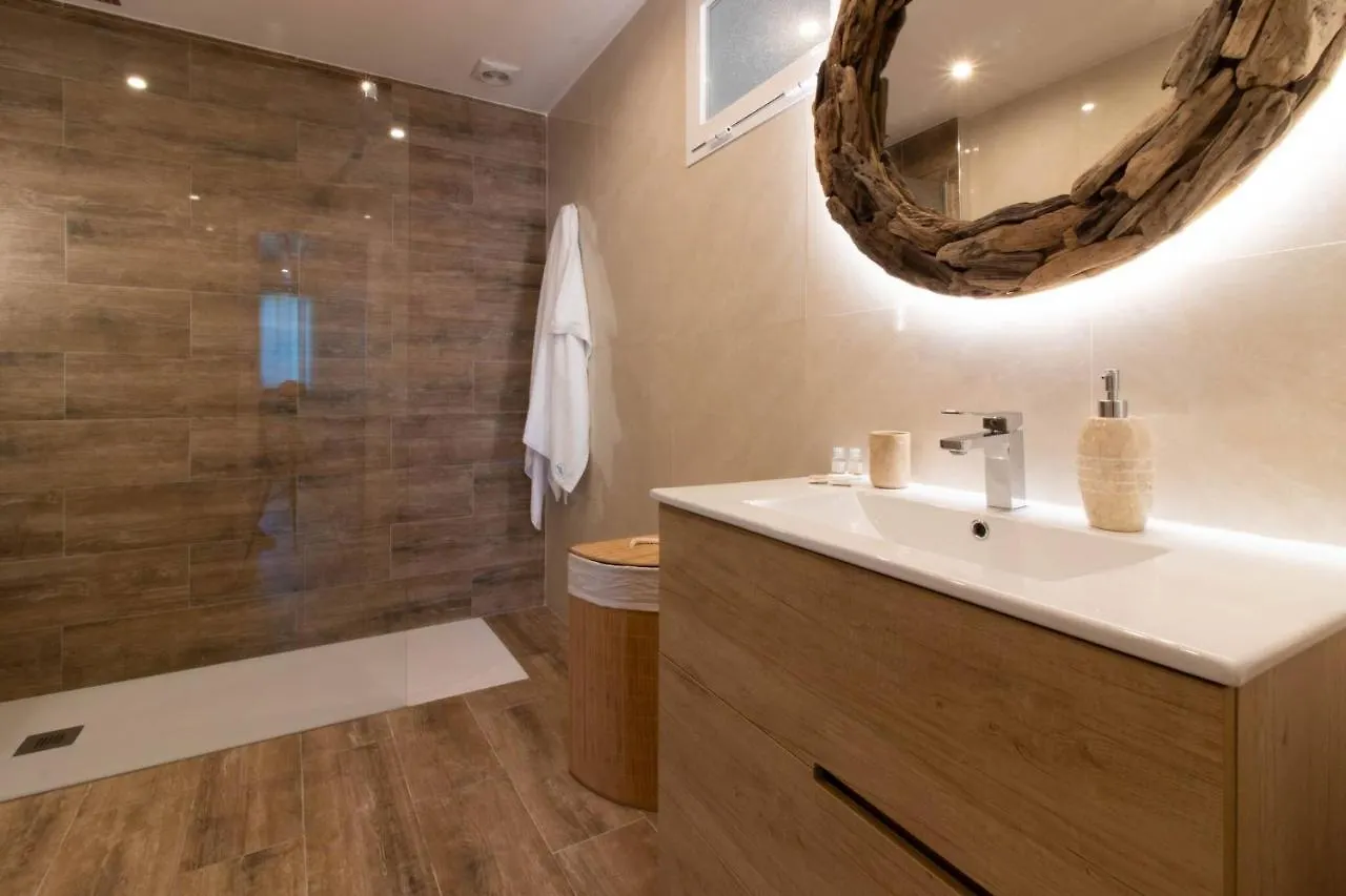 בית הארחה Room In Guest Room - Private Room In The Fishing Port Of מארבלה